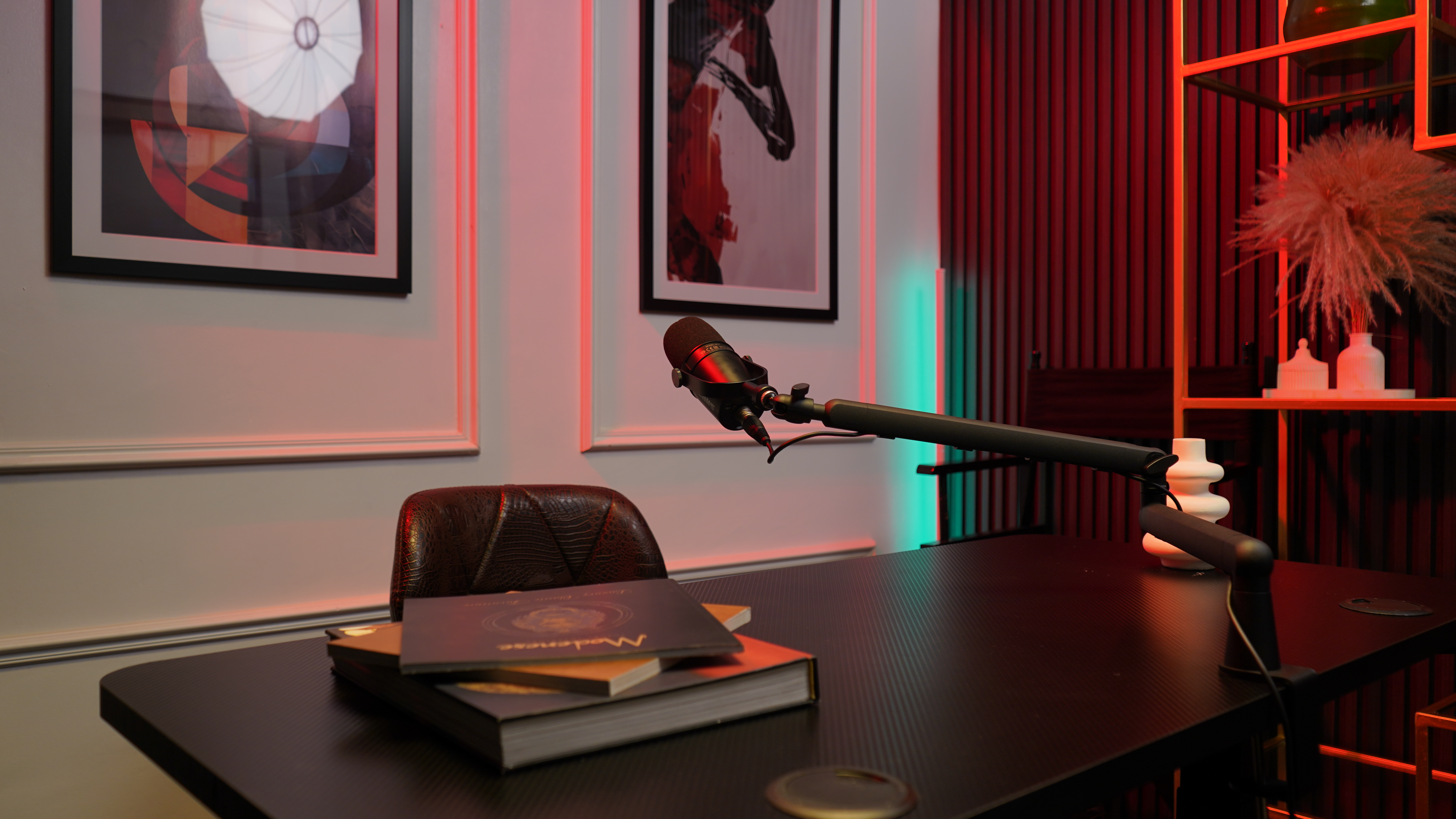 Episode being filmed inside The Pod by Riqueza studio